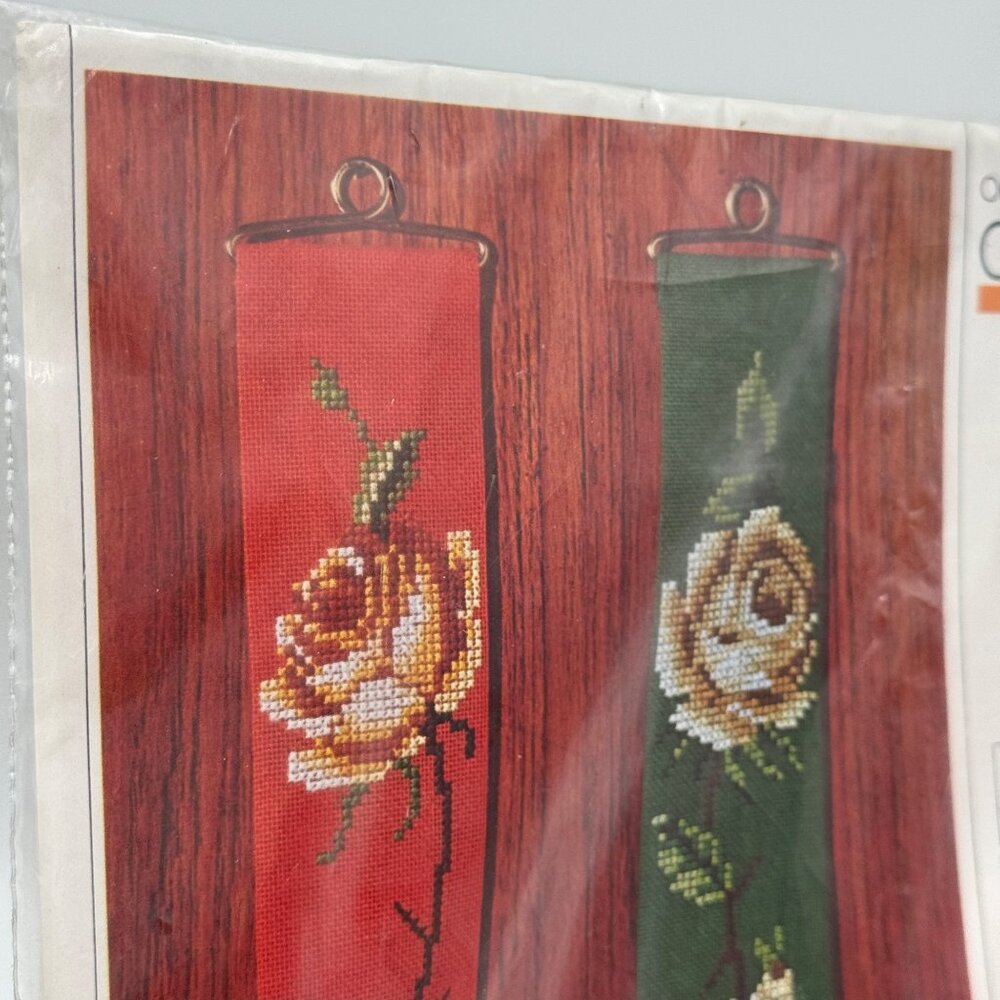 This is an Oehlenschläger Design OOE Roses Bellpull counted cross stitch kit New - Picture 3 of 9